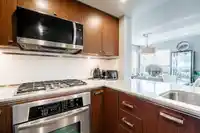 202 2950 KING GEORGE BOULEVARD - thumbnail 10