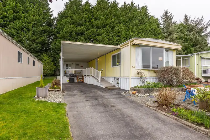 50 15875 20 AVENUE - photo 3 of 33