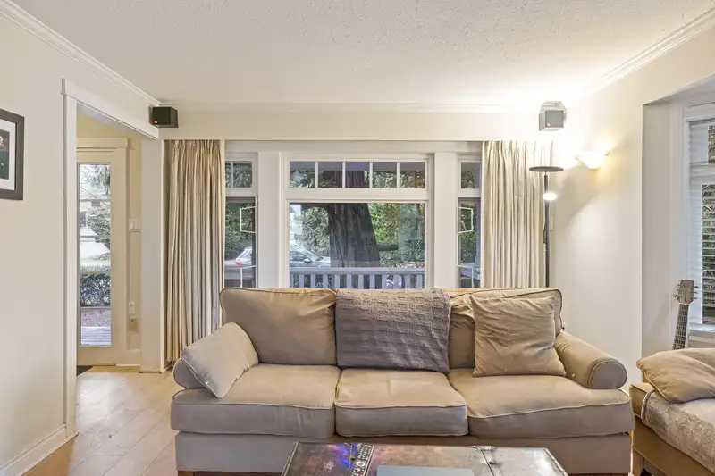 2461 124TH STREET - photo 4 of 38