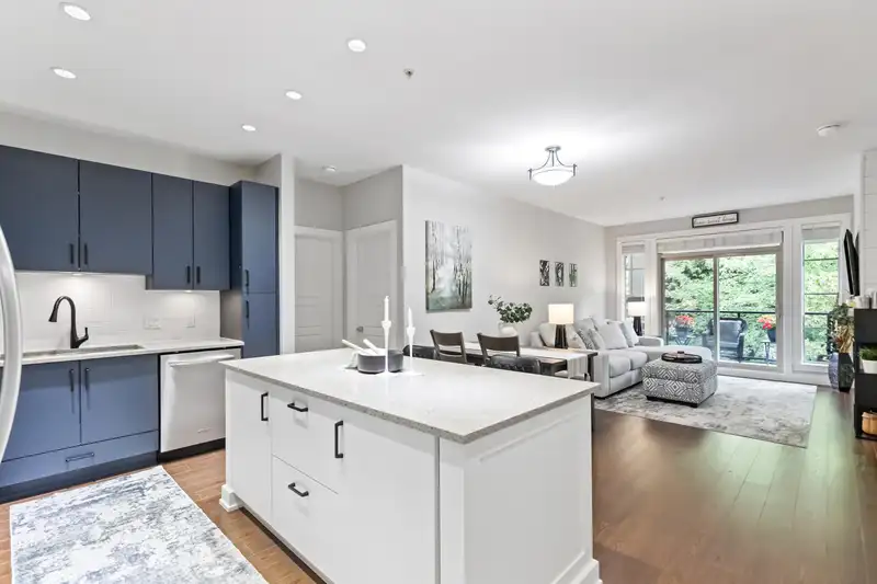 209 15185 36 AVENUE - photo 2 of 31