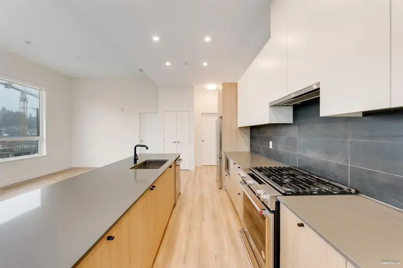 602 645 COMO LAKE AVENUE - photo 3 of 25