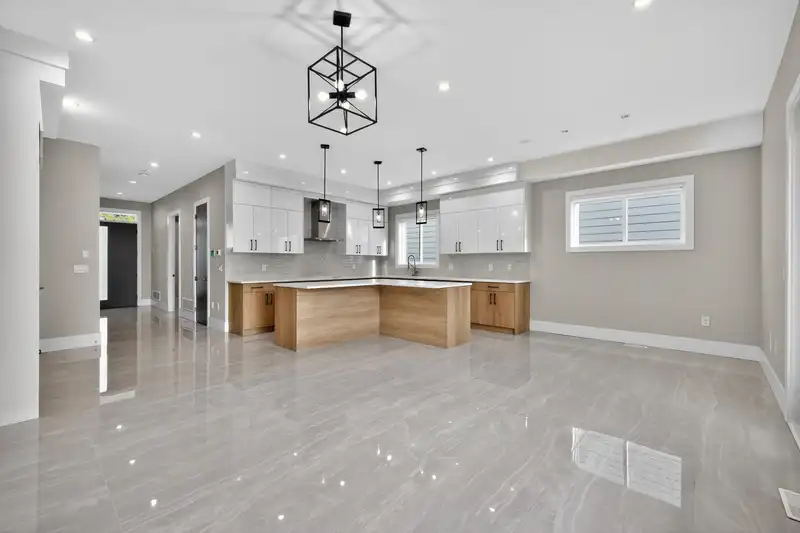 17116 1 AVENUE - photo 4 of 32