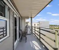 410 15745 CROYDON DRIVE - thumbnail 5