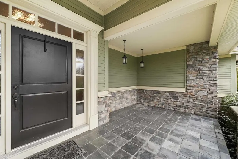 15845 39A AVENUE - photo 4 of 25