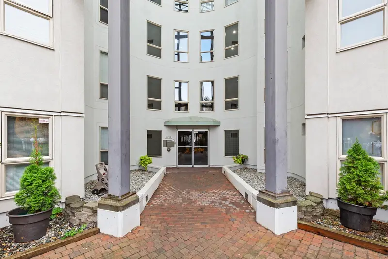 208 2575 WARE STREET - photo 1 of 25