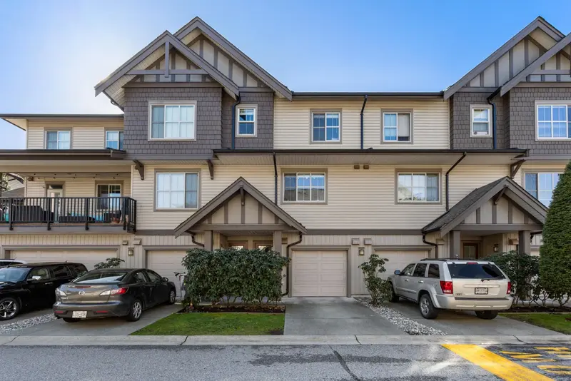 80 9525 204 STREET - photo 2 of 25