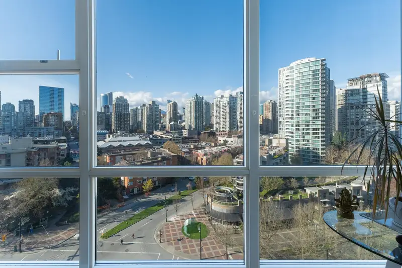 1605 193 AQUARIUS MEWS - photo 4 of 25