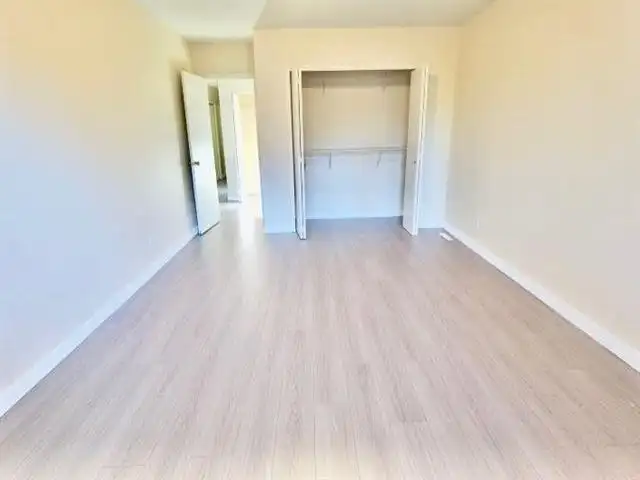15622 THRIFT AVENUE - photo 3 of 12