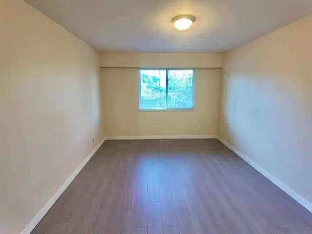 15622 THRIFT AVENUE - photo 4 of 12