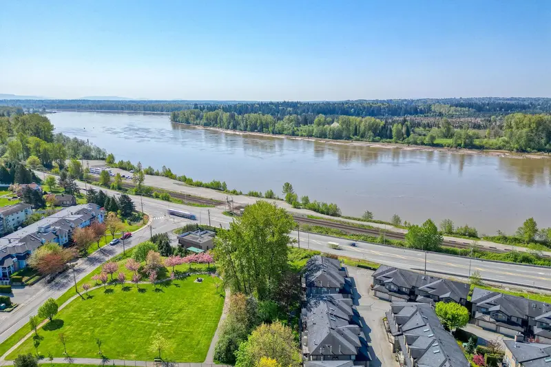 204 11595 FRASER STREET - photo 4 of 25