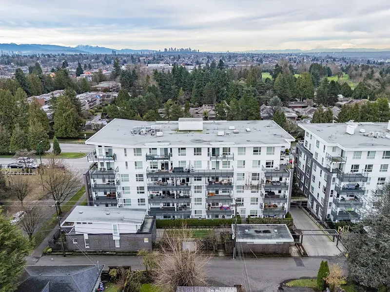 501 6633 CAMBIE STREET - photo 2 of 25