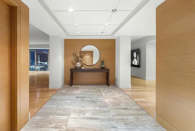 4602 667 HOWE STREET - photo 2 of 25