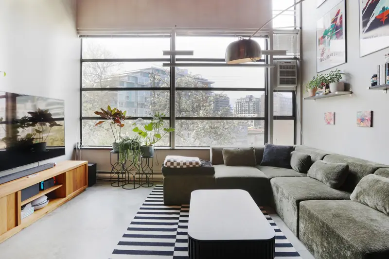 203 1850 LORNE STREET - photo 2 of 21