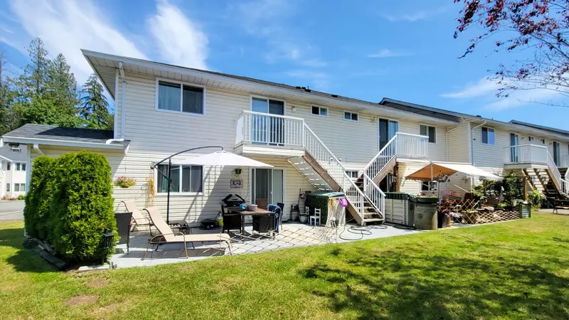 12 20799 119 AVENUE - photo 3 of 18