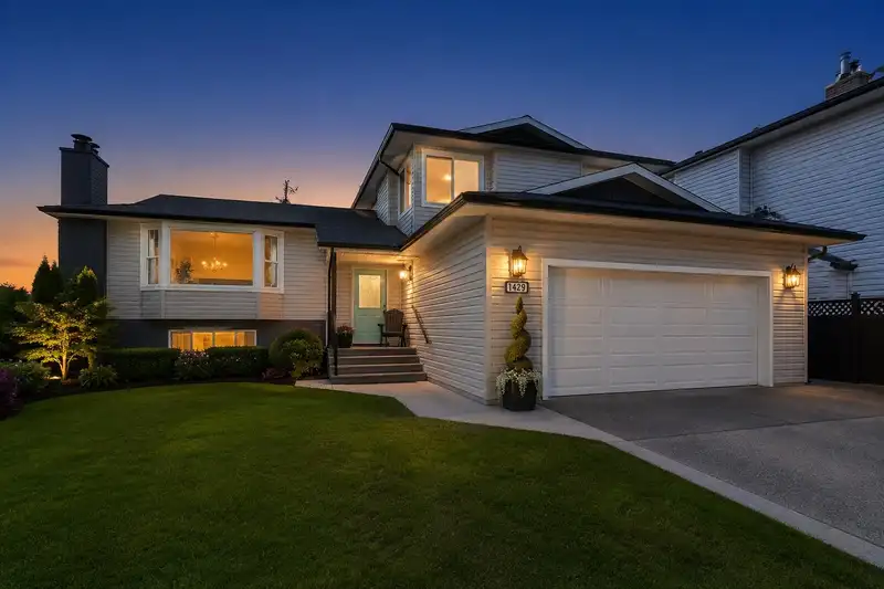 1429 133A STREET - photo 1 of 25