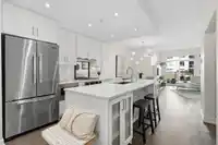 310 1420 JOHNSTON ROAD - thumbnail 3