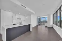 810 1588 JOHNSTON ROAD - thumbnail 16