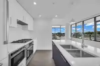 810 1588 JOHNSTON ROAD - thumbnail 8