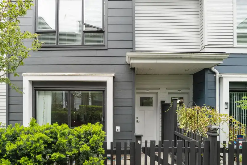 145 2280 163 STREET - photo 2 of 32
