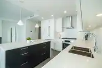 2204 1588 JOHNSTON ROAD - thumbnail 5