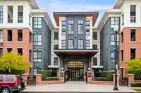 212 15137 33 AVENUE - thumbnail 2