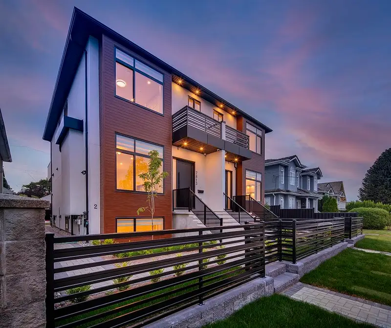 7813 18TH AVENUE - photo 2 of 25