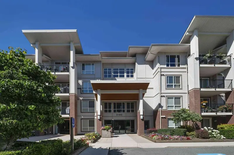 316 3192 GLADWIN ROAD - photo 1 of 19