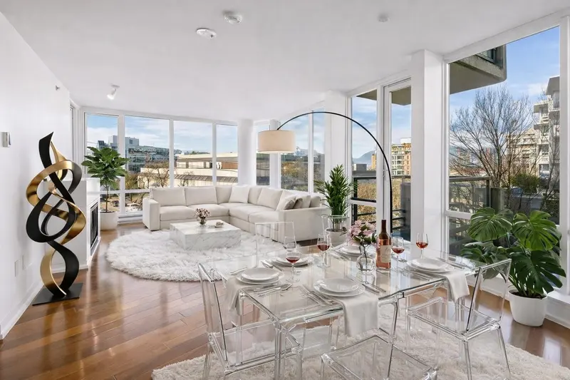 404 1690 W8TH AVENUE - photo 1 of 25