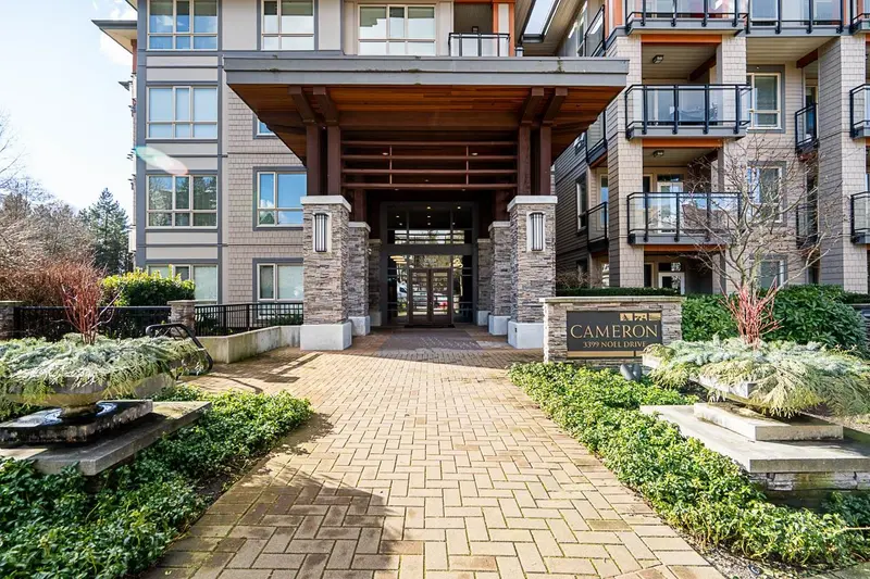 210 3399 NOEL DRIVE - photo 3 of 25