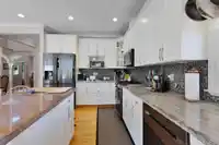 3558 149A STREET - thumbnail 7