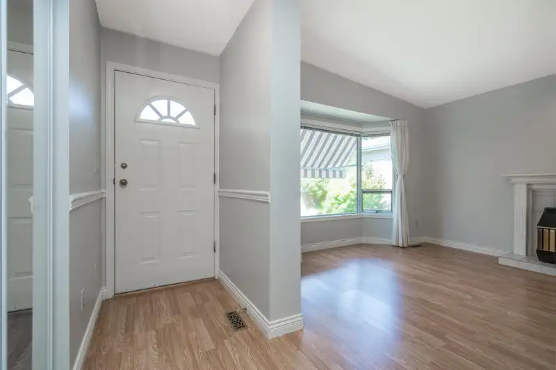 56 1400 164 STREET - photo 4 of 27