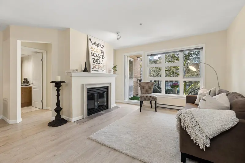 211 2161 W 12TH AVENUE - photo 3 of 22