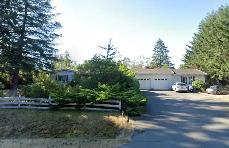 16910 23 AVENUE - photo 1 of 5