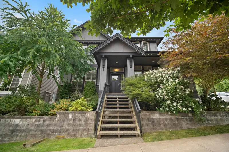 15808 29A AVENUE - photo 4 of 37
