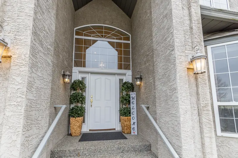 Listing - photo 3 of 25