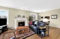 205 15035 THRIFT AVENUE - thumbnail 9