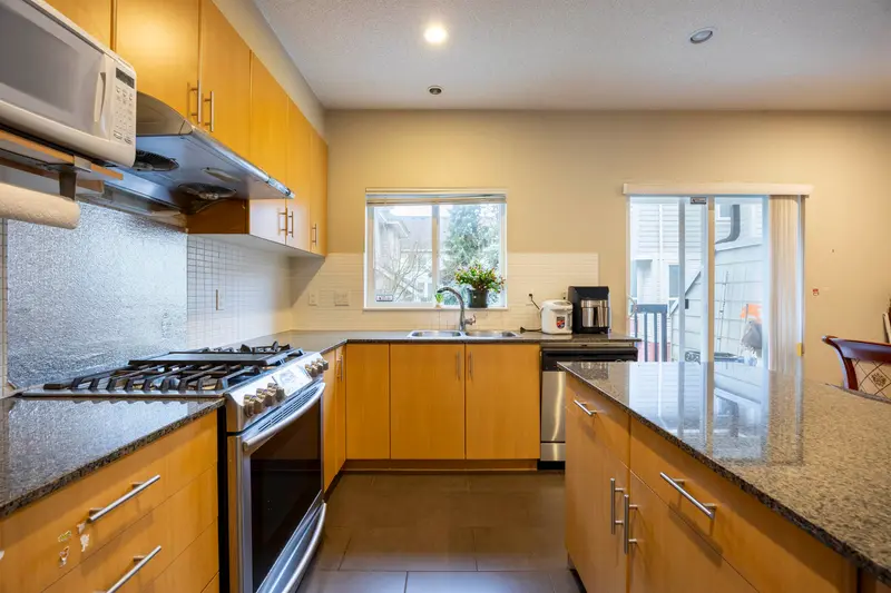 51 9551 FERNDALE ROAD - photo 4 of 5