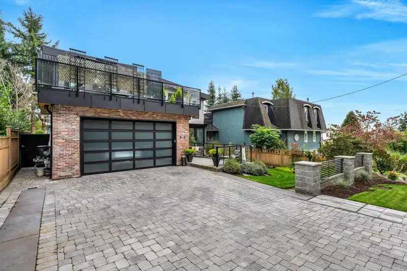 1038 STEVENS STREET - photo 2 of 40