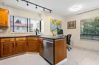 302 1250 MARTIN STREET - thumbnail 24