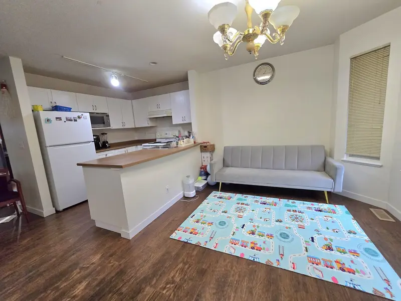 53 8888 151 STREET - photo 4 of 21