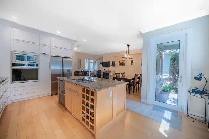 75 3109 161 STREET - photo 3 of 34