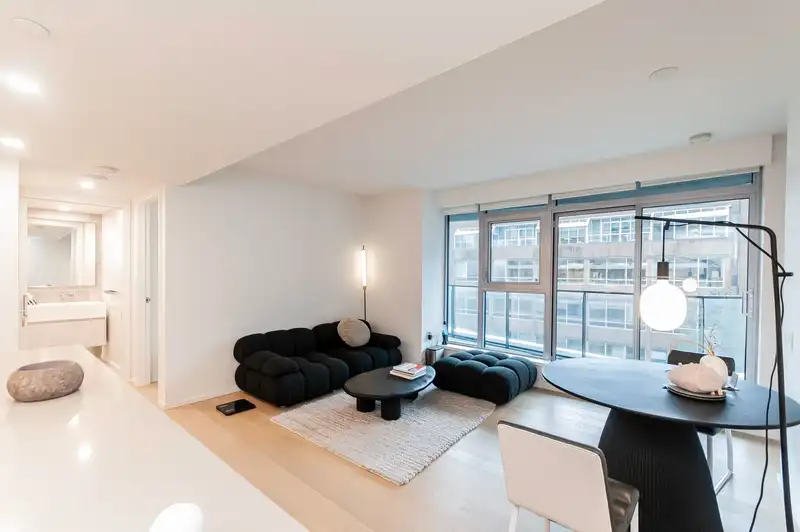 606 889 PACIFIC STREET - photo 2 of 25