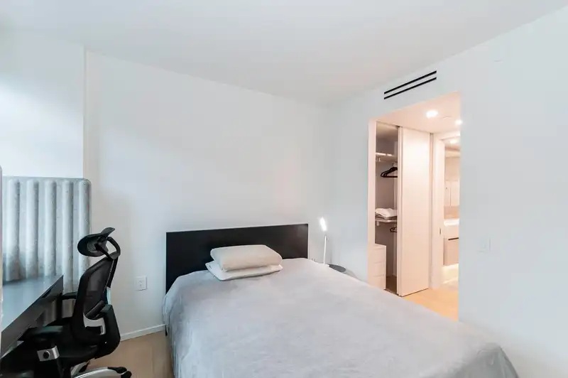 606 889 PACIFIC STREET - photo 4 of 25