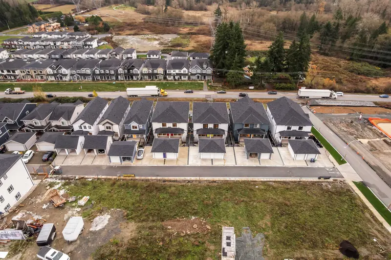 101 16693 16 AVENUE - photo 3 of 25