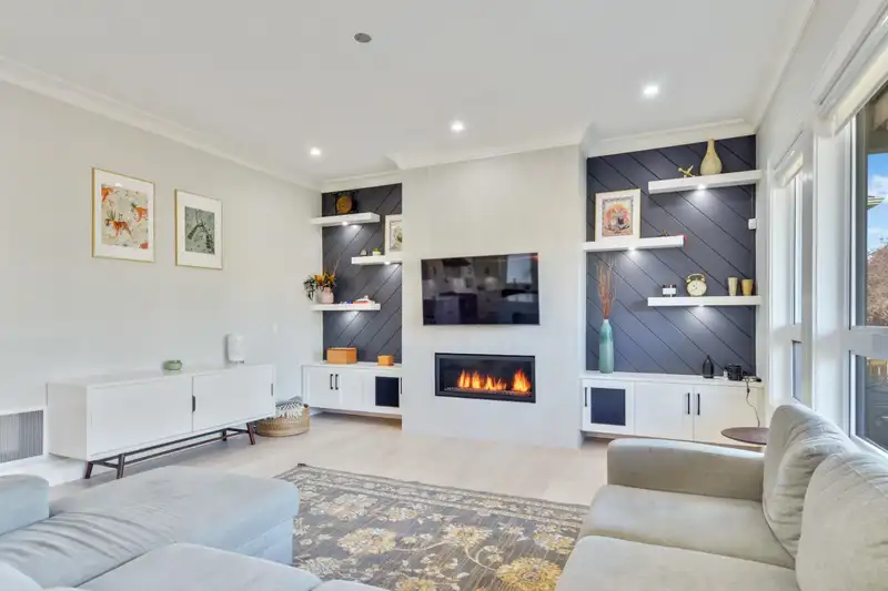 14149 16 AVENUE - photo 3 of 35