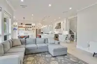 14149 16 AVENUE - thumbnail 4
