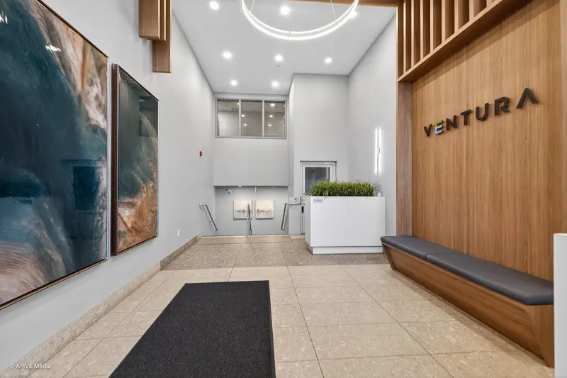 305 32838 VENTURA AVENUE - photo 3 of 25