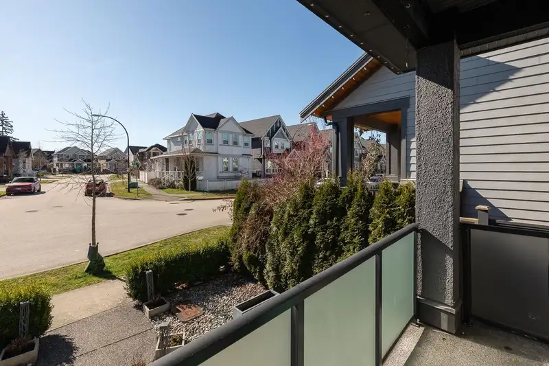 17457 2B AVENUE - photo 3 of 25