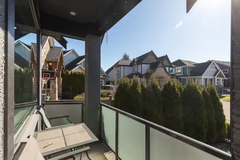 17457 2B AVENUE - photo 4 of 25