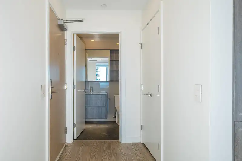 903 1441 JOHNSTON ROAD - photo 4 of 39